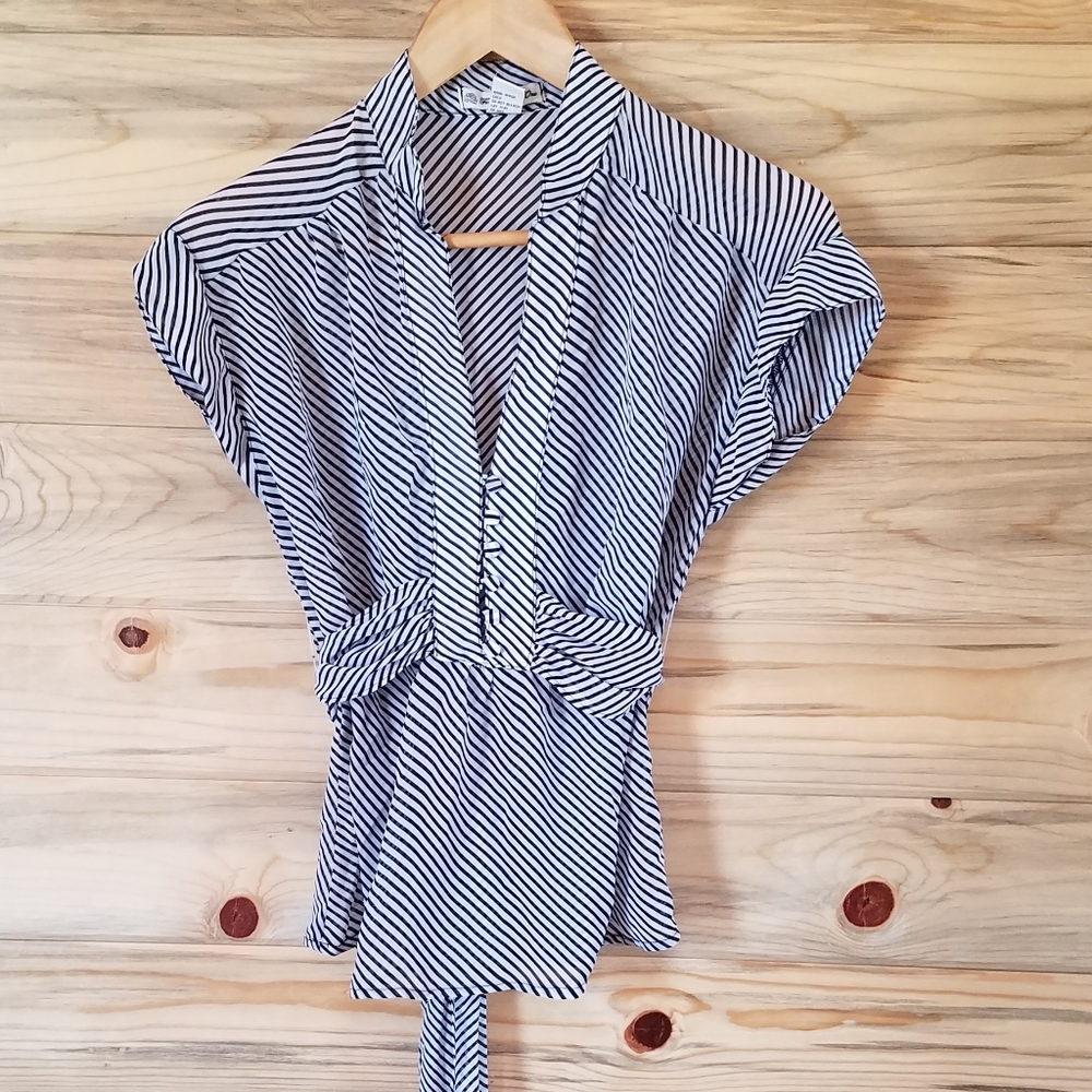 Forever Twenty One Striped Ladies Blouse , Medium